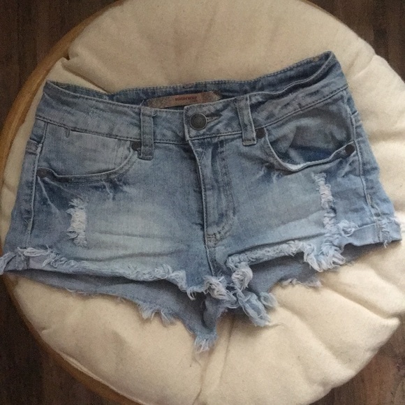 HIGHWAY Jeans Shorts. Size 25. - Picture 2 of 4